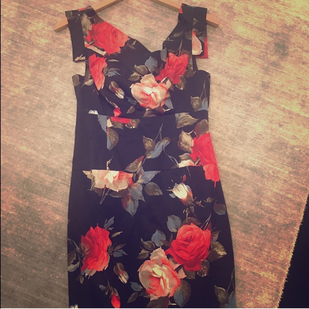 Black Halo Dress, Size 6. Worn twice. - Picture 2 of 3